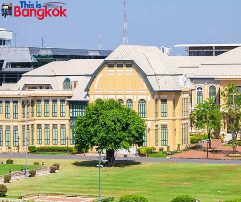 Bang Khun Phrom Palace